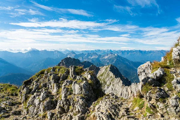 Karwendel Dağları, Bavyera, Almanya 'dan dağ manzarası