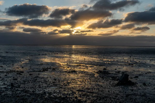 Widok Wzburzone Morze Północnego Morza Podczas Odpływu Zachodzie Słońca Pobliżu — Zdjęcie stockowe