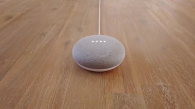 Mini akıllı ev ses Yardımcısı kontrollü Gadget komutuna yanıt