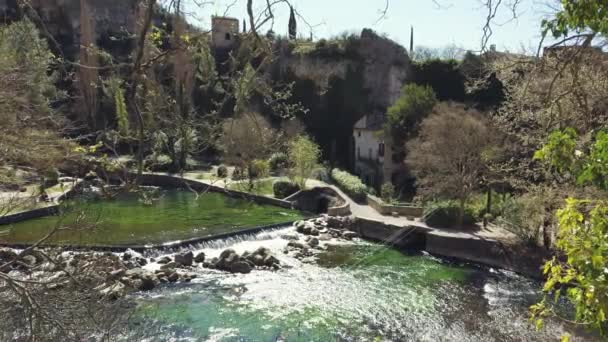 Fontaine Vaucluse Liten Fransk Luta Ner Till Chateau Weir — Stockvideo