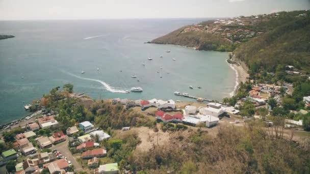 クストー保護区 ラグーン イレットピジョン マルエンデュアビーチ ブイアンテ グアドループ カリブ海の航空写真 — ストック動画