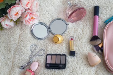 pembe girly makyaj malzeme