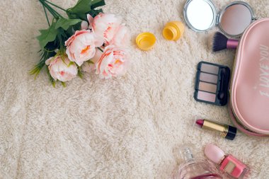 pembe girly makyaj malzeme