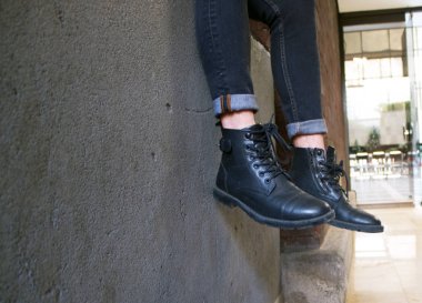 dantel ile siyah çizmeler 