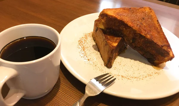 Pila di toast alla francese e caffè — Foto Stock