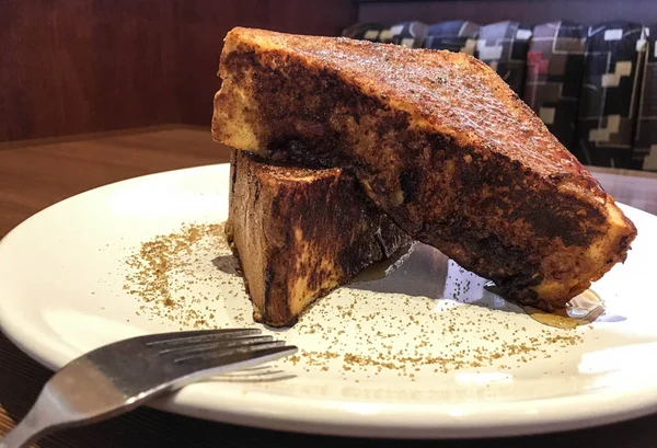 Fransız tost ve kahve yığını