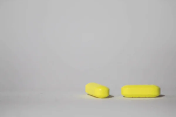 Gele pillen — Stockfoto