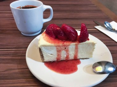 Çilekli cheesecake 