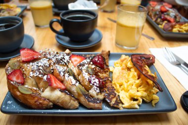 fransız tost ve çırpma yumurta