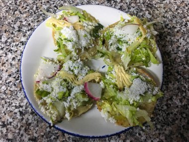 Akşam yemeği için lezzetli chalupalar.