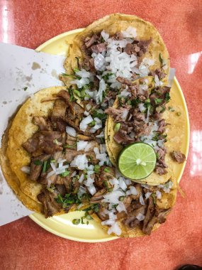 Suadero tacoları.