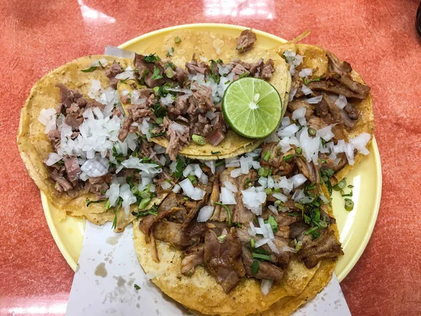 Suadero tacoları.