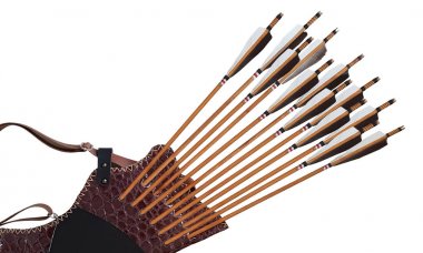 Geleneksel Okçuluk Siyah Ahşap Deri Quiver Ok At Fiyonk Türkçe Beyaz İzole Arka Plan - Resim 
