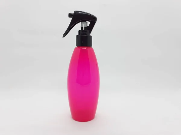 Frasco Detergente Plástico Branco Rosa Spray Isolado Sobre Fundo Branco — Fotografia de Stock