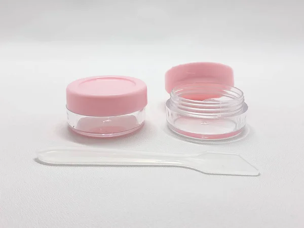 Recipiente Creme Cosméticos Para Mulher Beleza Fundo Isolado Branco Imagem — Fotografia de Stock