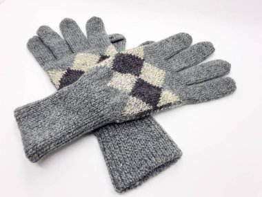 Beyaz İzole Arka Planda Gri Yün Kış Eldivenleri - Resim 