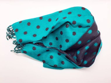 Beyaz İzole Arka Planda Sanatsal Süs Desenli Güzel Renkli Konfeksiyon Kumaş Tekstili - Resim 