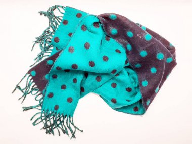 Beyaz İzole Arka Planda Sanatsal Süs Desenli Güzel Renkli Konfeksiyon Kumaş Tekstili - Resim 