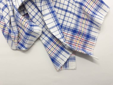 Beyaz İzole Arka Planda Sanatsal Süs Desenli Güzel Renkli Konfeksiyon Kumaş Tekstili - Resim 