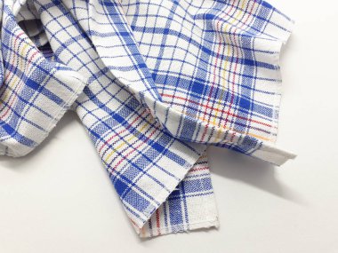 Beyaz İzole Arka Planda Sanatsal Süs Desenli Güzel Renkli Konfeksiyon Kumaş Tekstili - Resim 