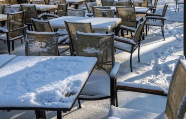 Açık Hava Restoran karla kaplı