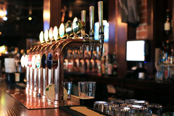 Classic Bar Bar Counter Beer Taps — Stock Photo, Image