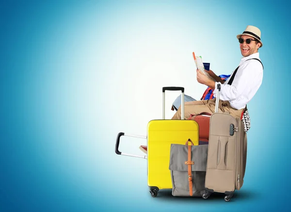 行李游客与大行李箱 旅游假期 — 图库照片