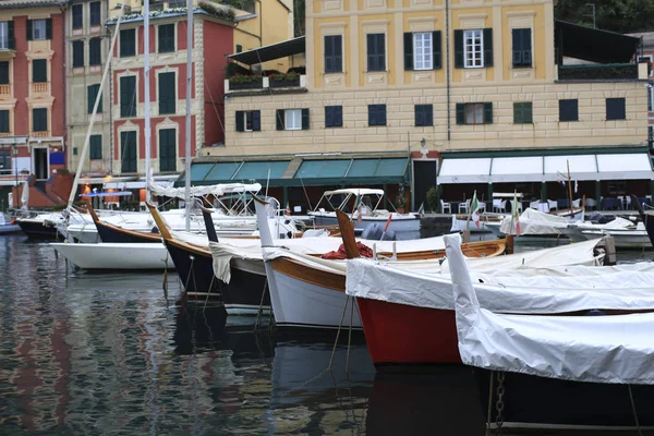 Gammal Fiskebåt Med Redskap Italien — Stockfoto