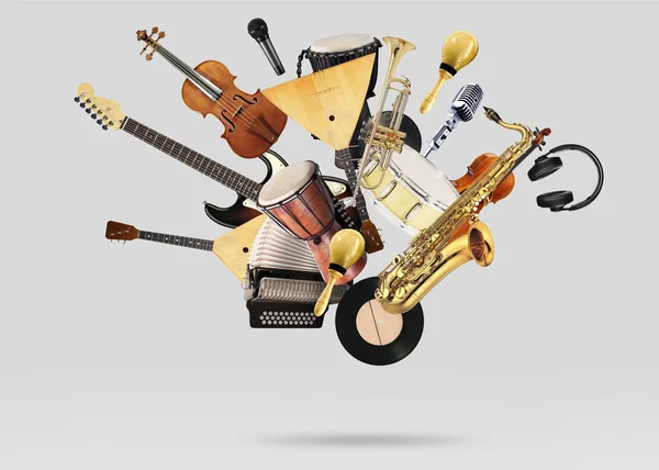 Een Verscheidenheid Aan Muziekinstrumenten Prachtige Vlucht — Stockfoto