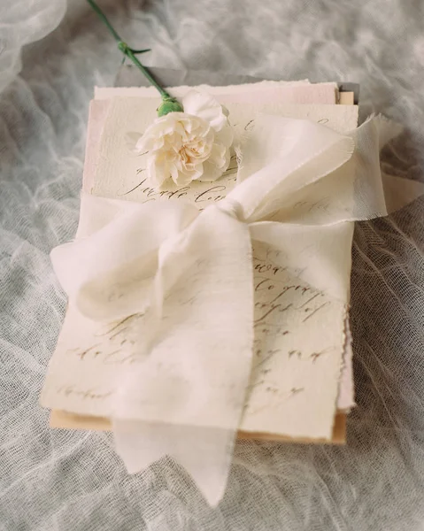 Invitation Card Inscription Beautiful Summer Flower Romantic Vintage Letters White — Stock Photo, Image