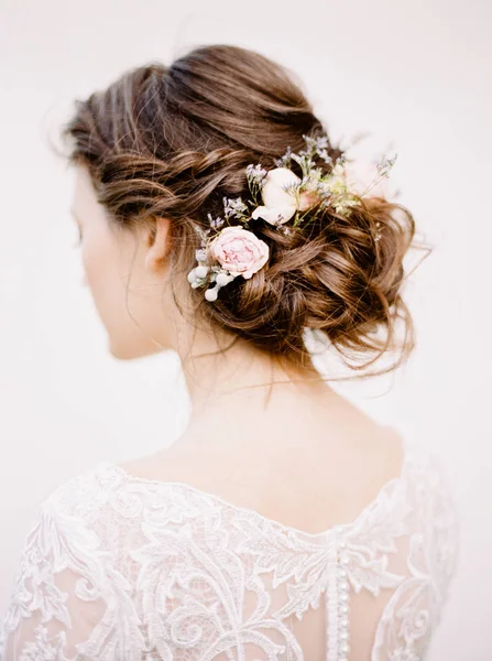 Estilo Cabelo Casamento Com Flores Penteado Elegante — Fotografia de Stock