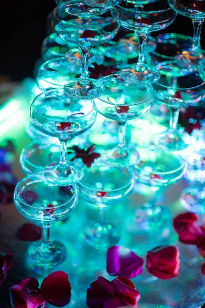Composizione Molti Bicchieri Vino Sul Tavolo Del Partito — Foto Stock