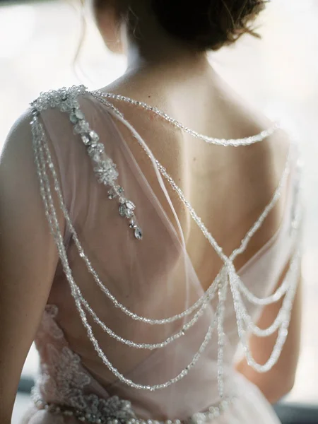 Sposa Indossa Abito Sposa Bianco Con Pizzo Elegante Cristalli Brillanti — Foto Stock