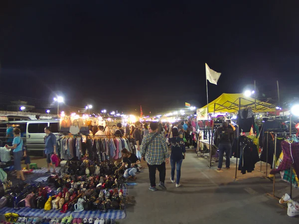 Накхонратчасіма зберегти один нічний базар. — стокове фото