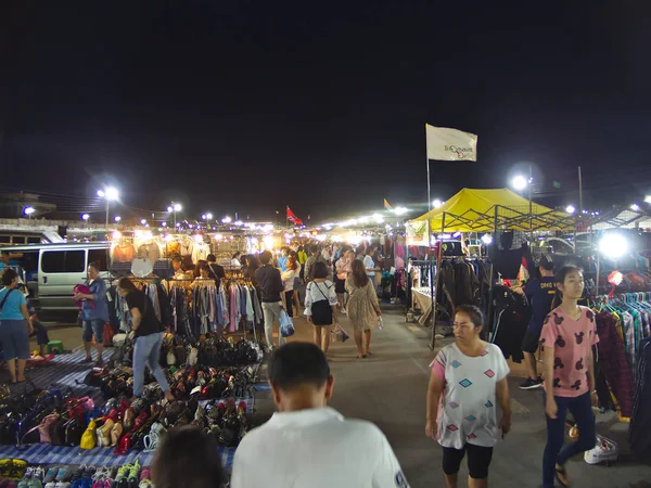 Nocny bazar Nakhon Ratchasima Save one. — Zdjęcie stockowe