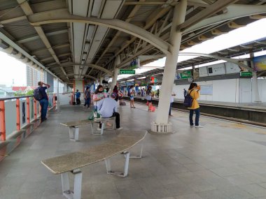BANGKOK THAILAND-24 Haziran 2020Mo Chit BTS İstasyonu Bangkok 'un kuzey tarafındaki önemli bir ulaşım noktasıdır çünkü Sukhumvit Hattı' nın varış noktasıdır..