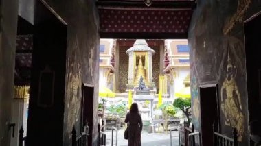 Wat Phra Kaew, Zümrüt Buda Tapınağı, BANGKOK THAILAND-18 HAZİRAN 2020: Dünyanın dört bir yanından gelen turistlerin ziyaret etmeyi özlemediği Tayland Tarihi. BANGKOK THAILAND-18 Haziran 2020.