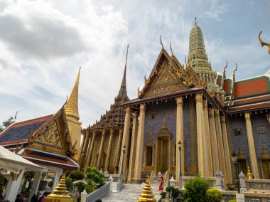 Bangkok THAILAND-17 Eylül 2020 Zümrüt Buda 'nın Phra Kaew Tapınağı, Tayland' ın her yerinden turistlerin ziyaret etmeyi özlemediği bir yer..