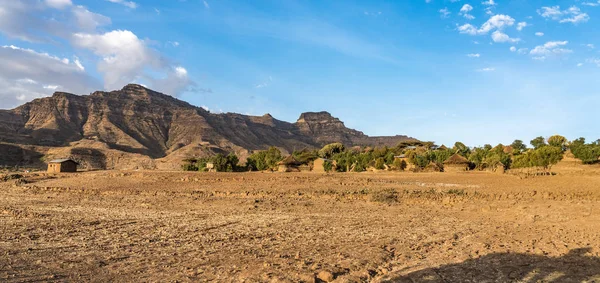 Paisaje entre Gheralta y Lalibela en Tigray, norte de Etiopía, África — Foto de Stock
