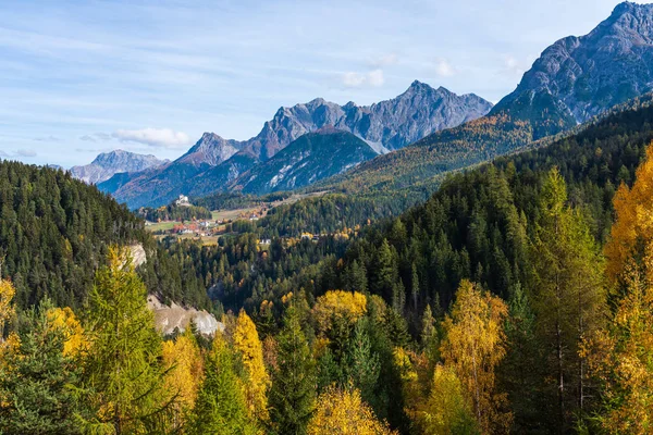 Sviçre Nin Graubunden Şehrinde Yer Alan Ardez Köyü Sviçre Nin — Stok fotoğraf