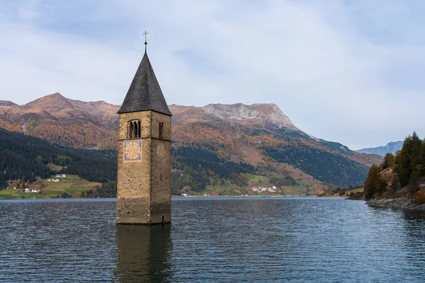 Church in the water at Lake Reschen in Tyrol in north Italy — Stock Photo, Image
