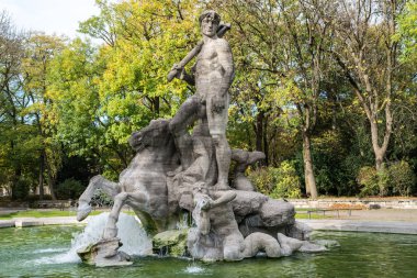 Neptün Çeşmesi, Alter Botanical Garden yakınındaki Şehir Merkezi Münih, Almanya