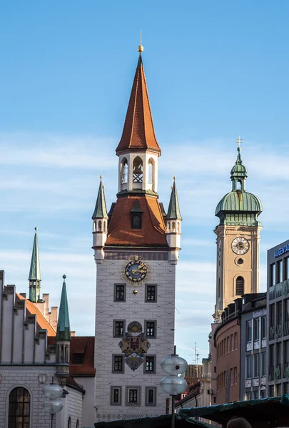 Старая Ратуша Расположенная Центральной Площади Мюнхена Является Одним Главных Украшений — стоковое фото