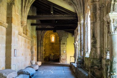 Colegiata Kilisesi, Santa Juliana Santillana del Mar, Cantabria, İspanya içinde.