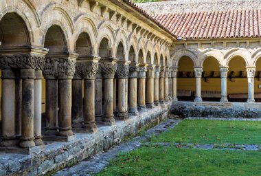 Colegiata Kilisesi, Santa Juliana Santillana del Mar, Cantabria, İspanya içinde.
