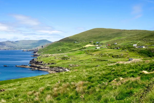 Vista del paisaje en West Kerry, península de Beara en Irlanda — Foto de Stock