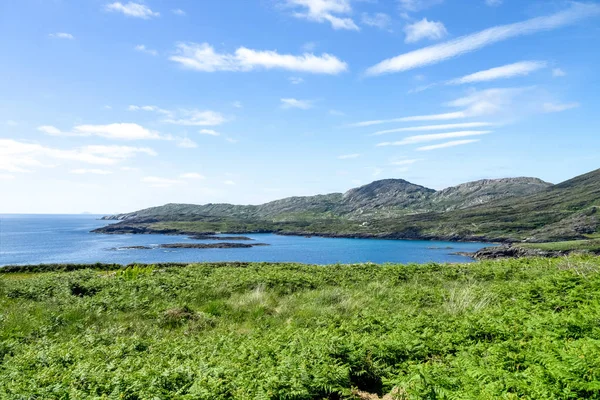 Vista del paisaje en West Kerry, península de Beara en Irlanda — Foto de Stock