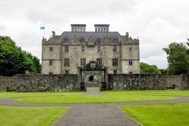 Portumna Castle İrlanda Bahçe Manzaralı.