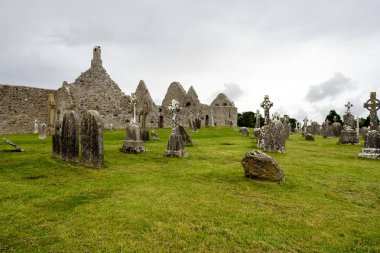 Antik manastır Clonmacnoise İrlanda