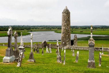Antik manastır Clonmacnoise İrlanda
